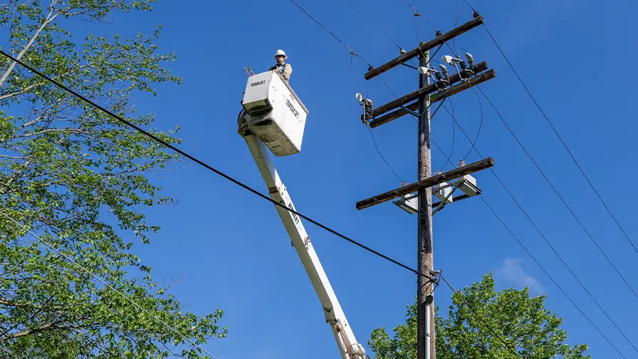 Five-Minute Meeting: Working Around Secondary Wires and Low Voltage Lines